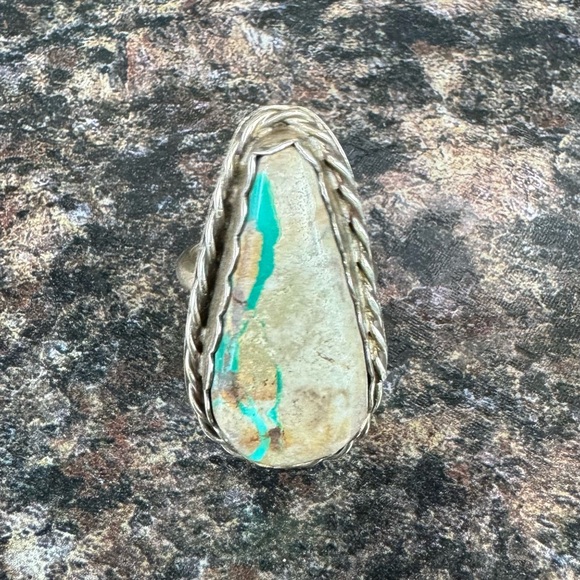 Beautiful Royston ribbon sterling ring - Picture 5 of 6